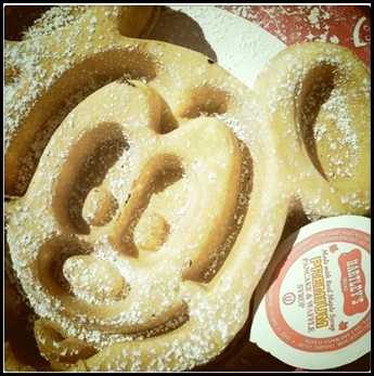 mickey mouse waffles magic kingdom