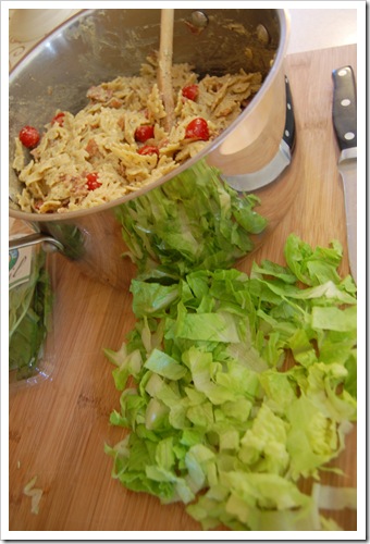 blt pasta salad with lettuce